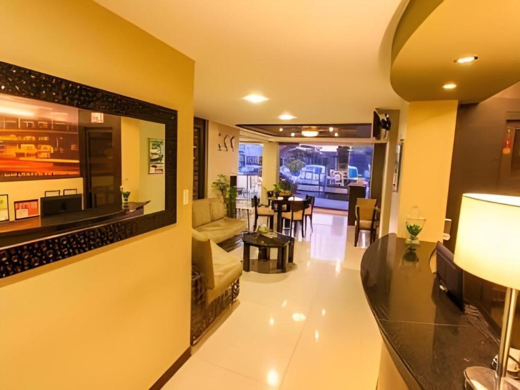 L Square Hotel Tarlac City Dış mekan fotoğraf