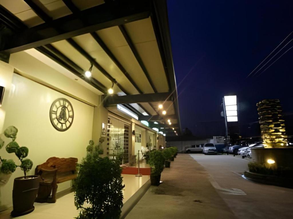L Square Hotel Tarlac City Dış mekan fotoğraf