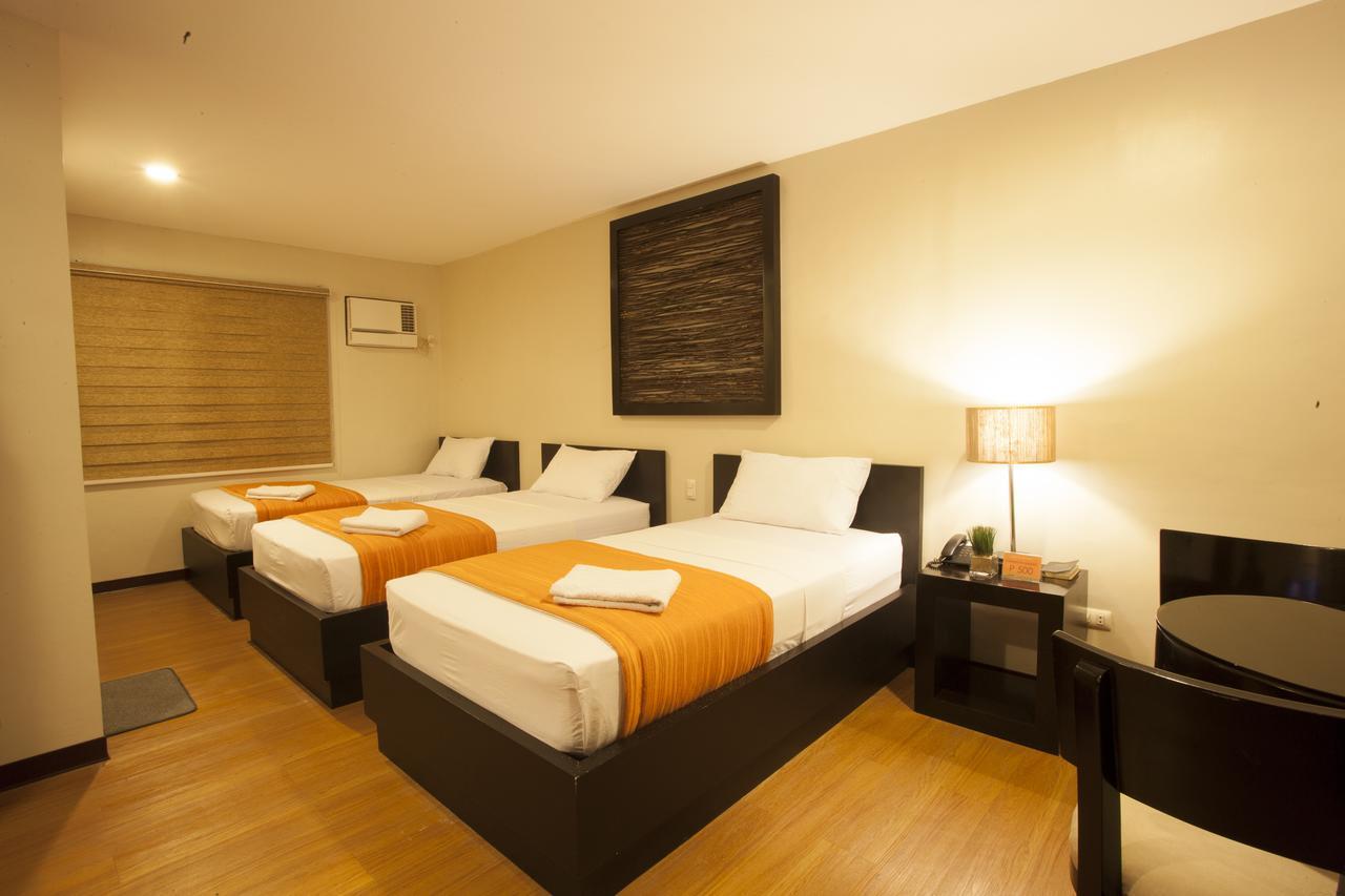 L Square Hotel Tarlac City Dış mekan fotoğraf