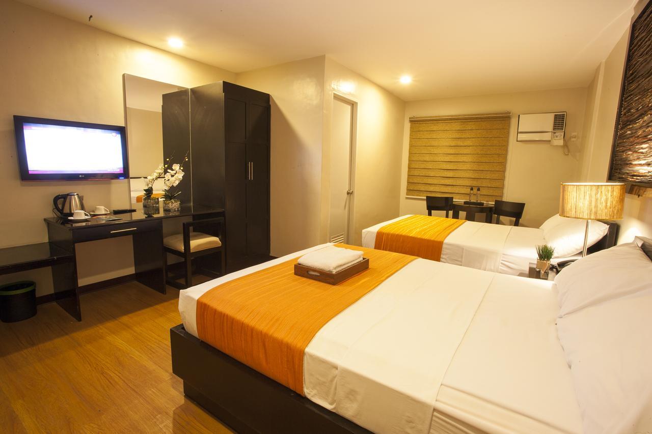 L Square Hotel Tarlac City Dış mekan fotoğraf