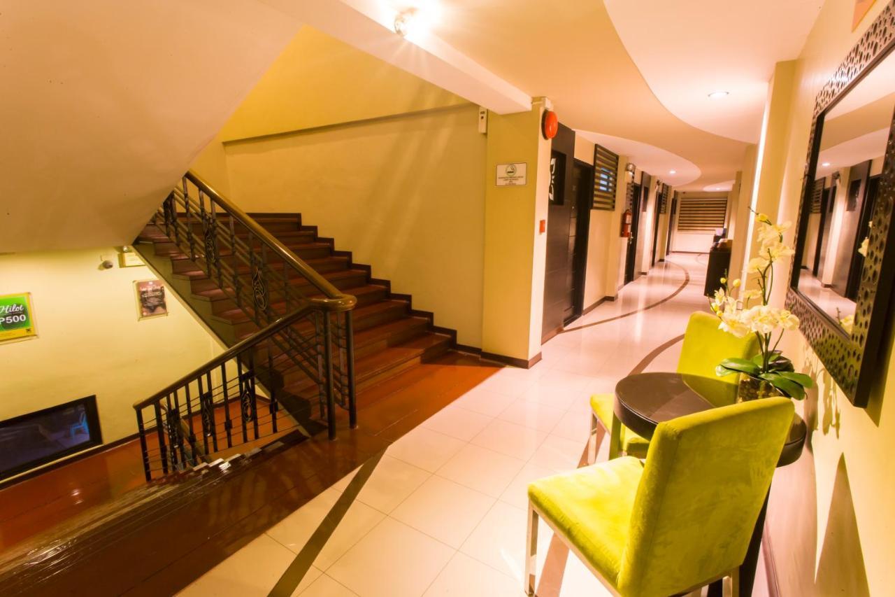 L Square Hotel Tarlac City Dış mekan fotoğraf