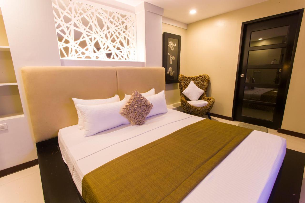 L Square Hotel Tarlac City Dış mekan fotoğraf