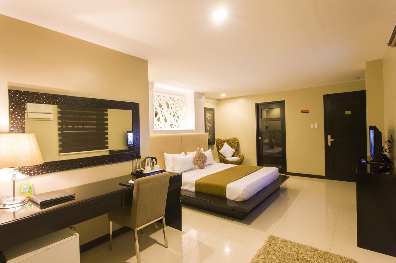 L Square Hotel Tarlac City Dış mekan fotoğraf